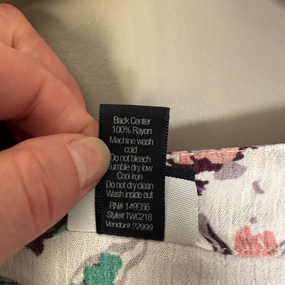 Day trip Floral V-Neck Women's Top - Picture 5 of 6